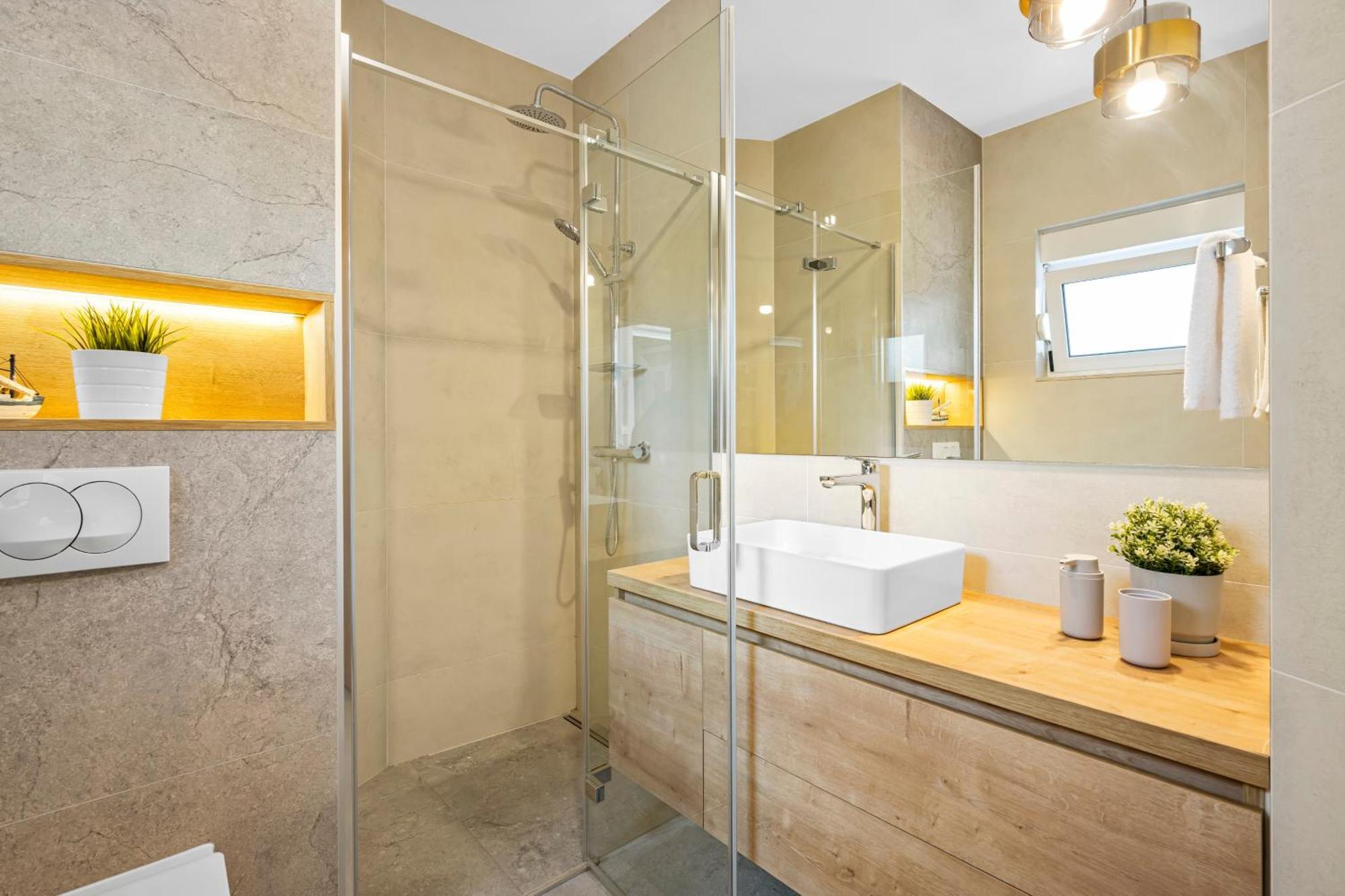 Aquarius Apartments - Beachside With Heated Pool Vodice Exterior foto