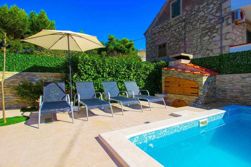 Aquarius Apartments - Beachside With Heated Pool Vodice Exterior foto